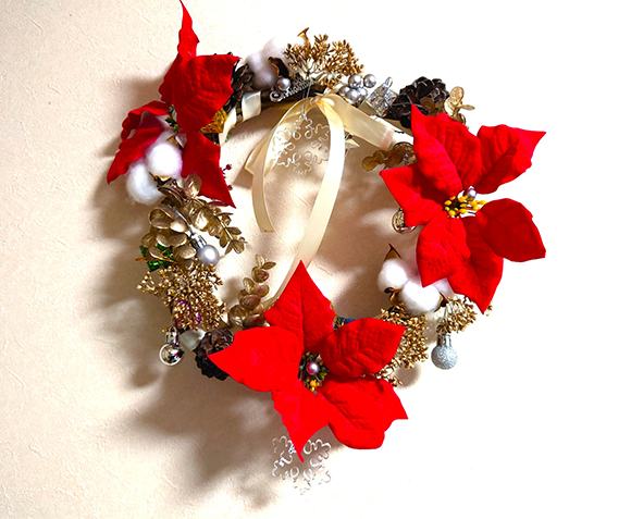 An example of a Christmas wreath made by an employee