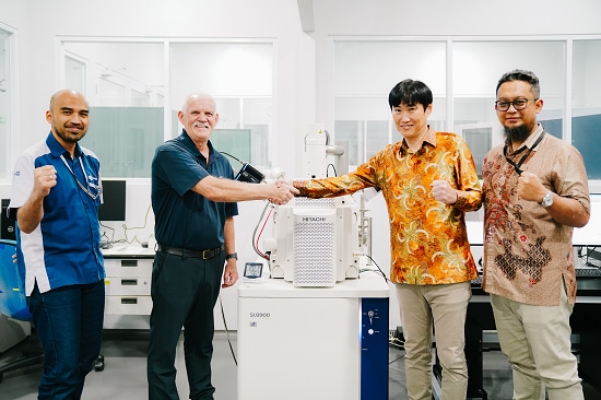 Formal handover of the Hitachi SU3900 Scanning Electron Microscope with AMICS system from Hitachi High‑Tech Indonesia (HTJ) to PT Geoservices, marking the completion of equipment delivery and acceptance.