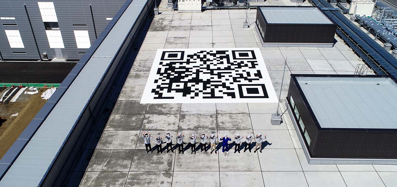 Finally, the work was completed on March 15, 2021! A huge QR code of 13.2 m x 13.2 m was drawn on the roof.