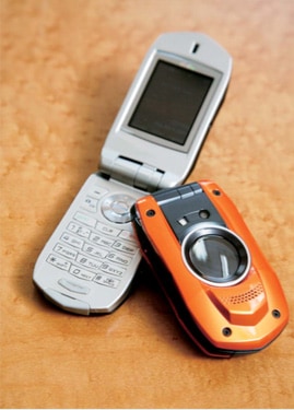 Mobile phone handset for the American market