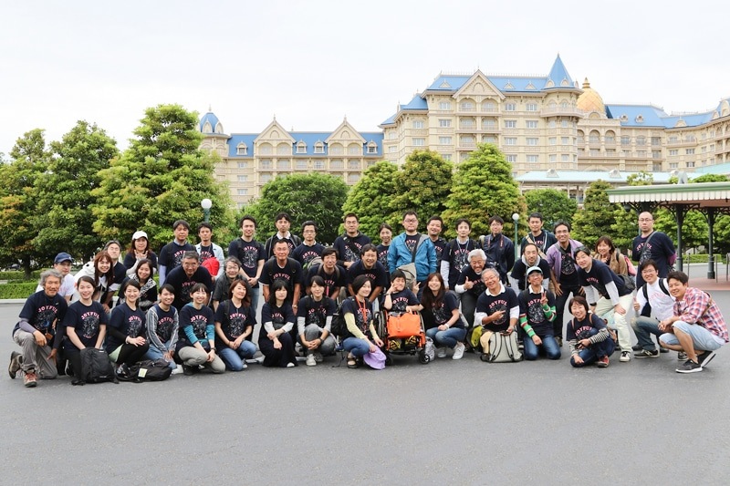 東京ディズニーランドでボランティアに参加 日立ハイテク