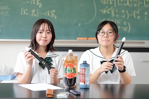 天然樹脂の柿渋を外壁素材として利用したロケット