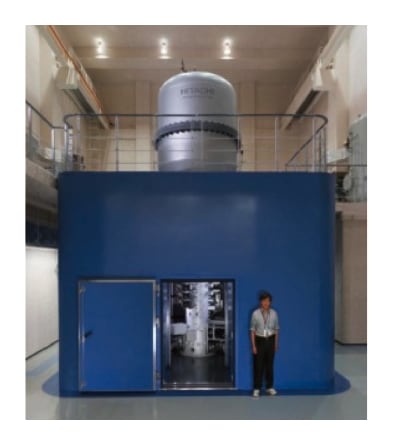 図1 1.2 MVの高加速電圧で収差補正器を搭載した超高分解能高安定ホログラフィー電子顕微鏡