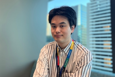 笑顔のOさんの写真