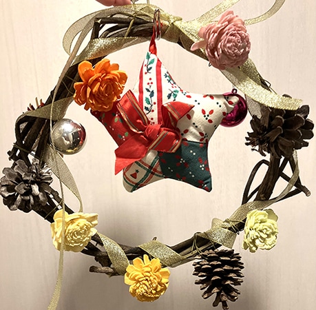 デコレーションを加えた世界で一つだけのリース